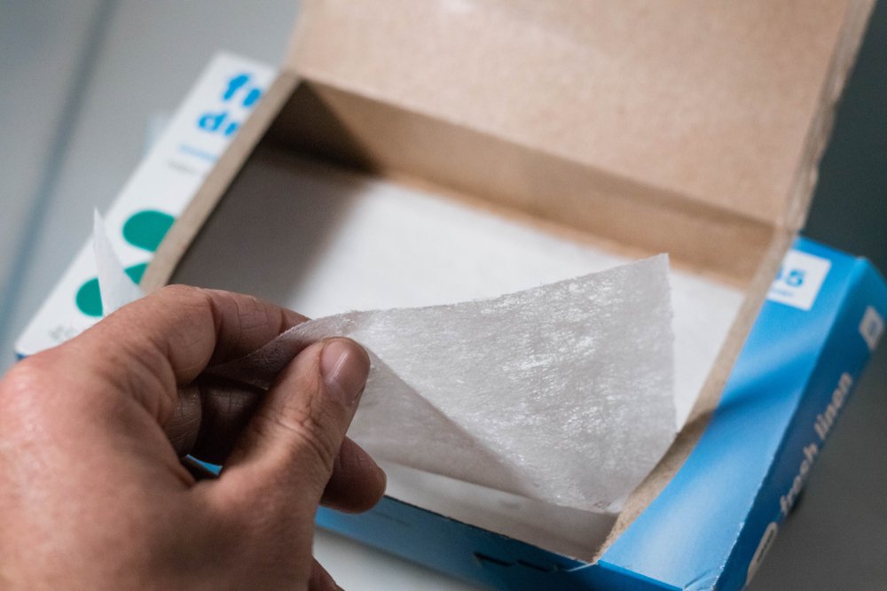 A photo of a box of dryer sheets. | Photo: Shutterstock