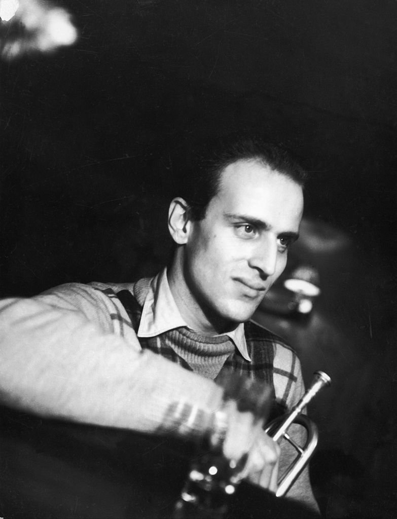 Boris Vian à Paris, France En 1945 - Boris Vian au bar Tabou, Saint-Germain-des-Prés. | Photo : Getty Images