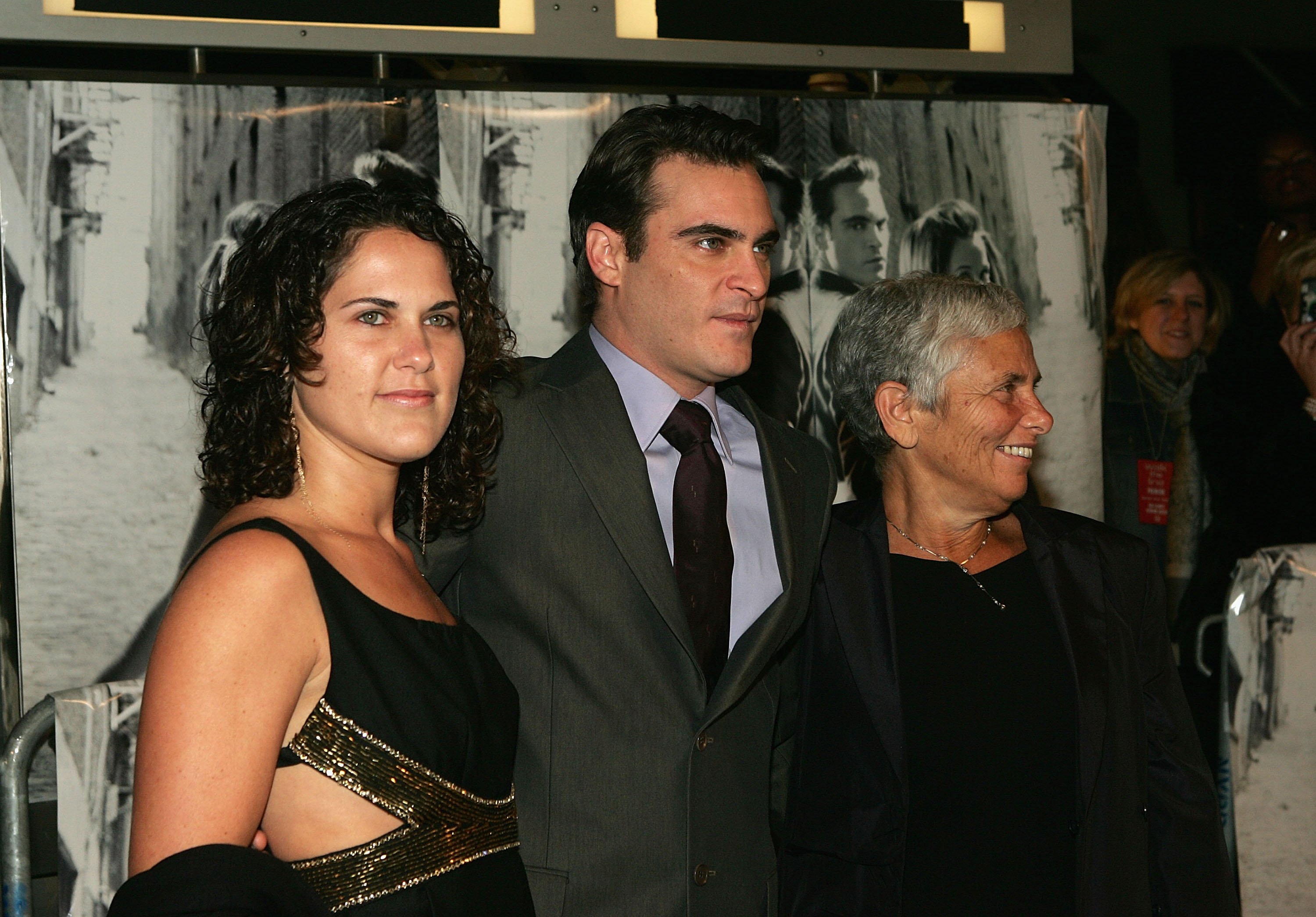 Joaquin Phoenix, his sister Liberty Phoenix, and his mother Arlyn are photographed as they pose at the premiere of "Walk The Line" in New York City | Source: Getty Images