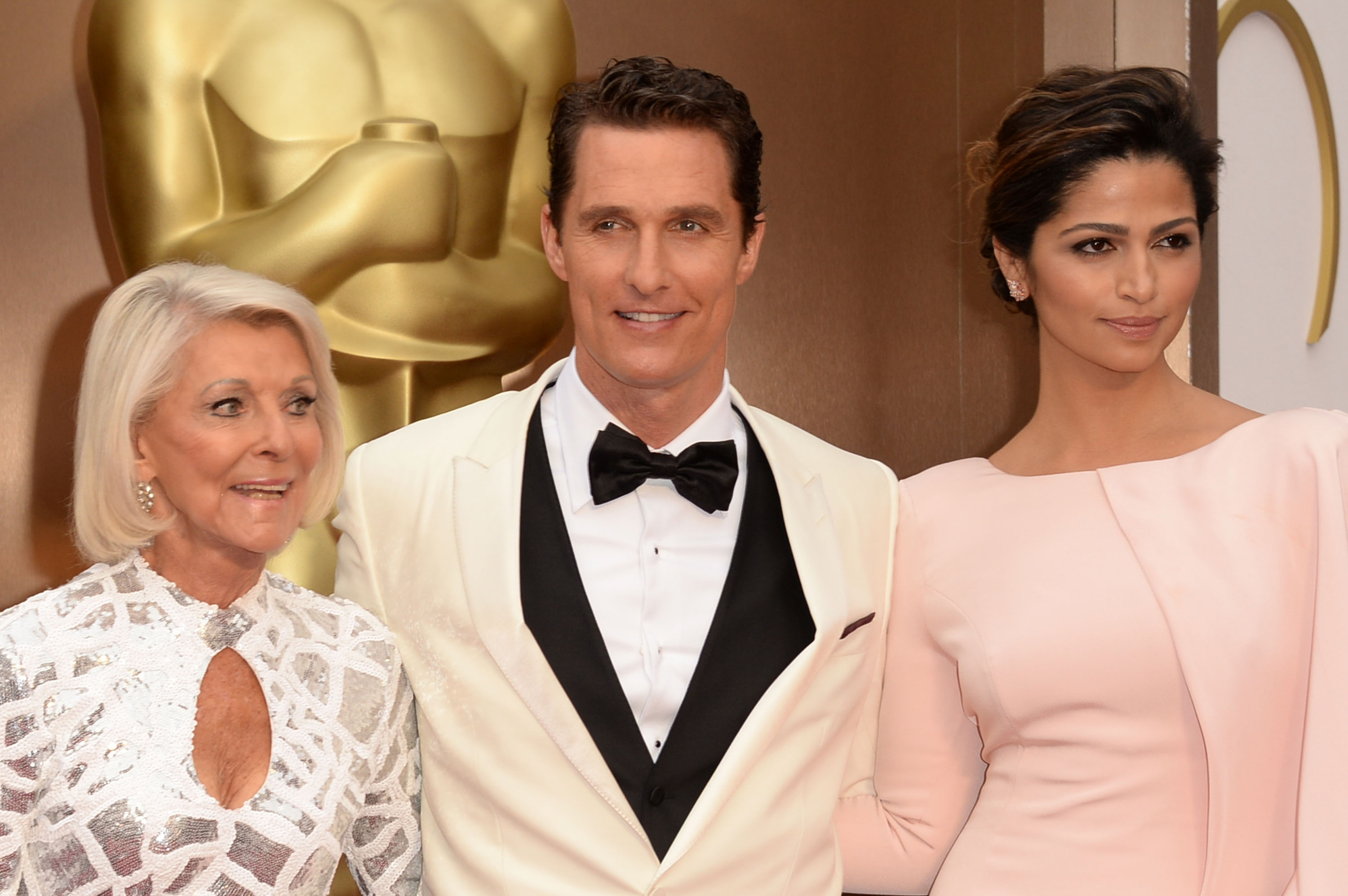 Kay McConaughey, Matthew McConaughey, and Camila Alves McConaughey at the Oscars on March 2, 2014, in Hollywood, California | Source: Getty Images
