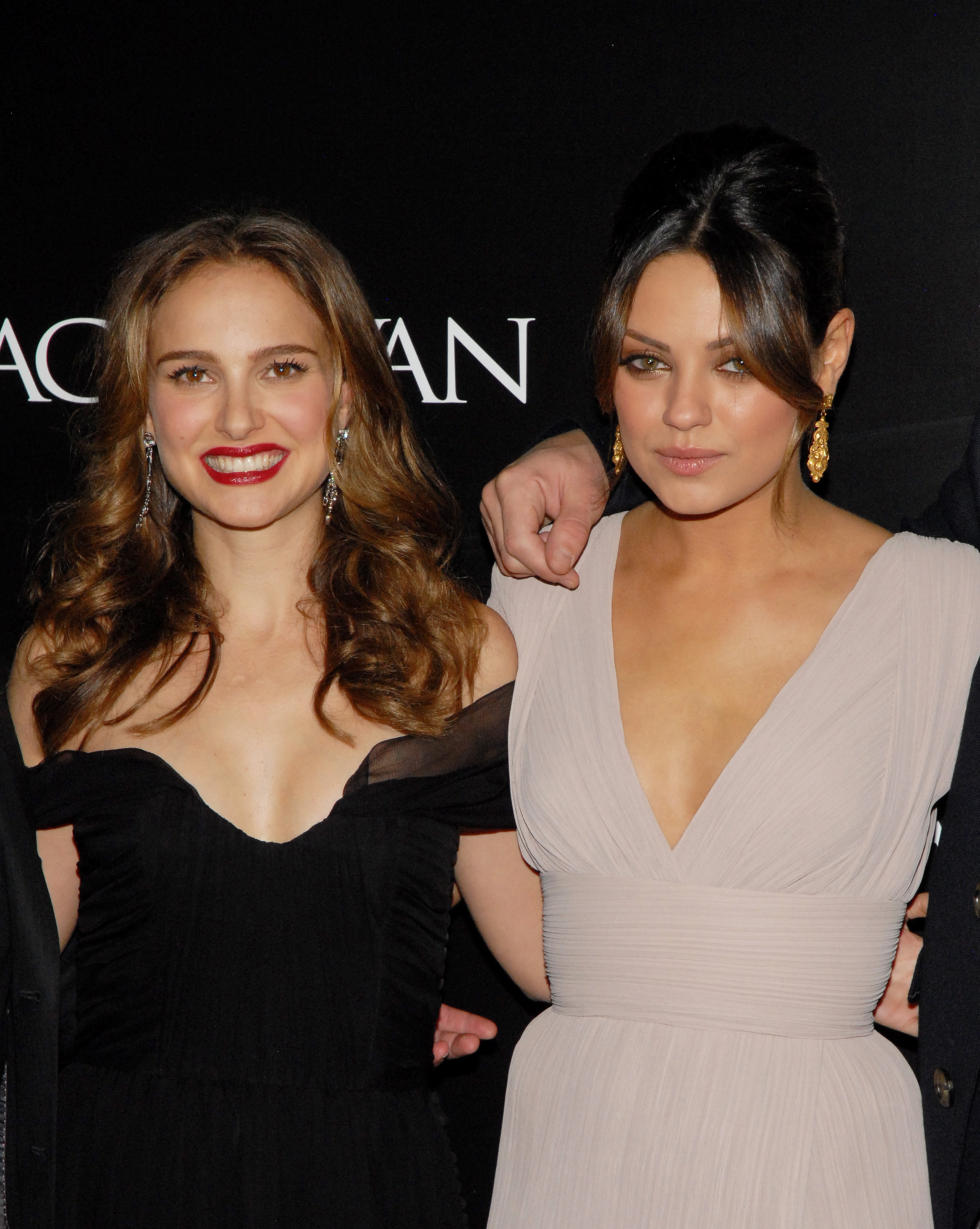 Natalie Portman and Mila Kunis at the premiere of "Black Swan" on November 30, 2010, in New York City. | Source: Getty Images