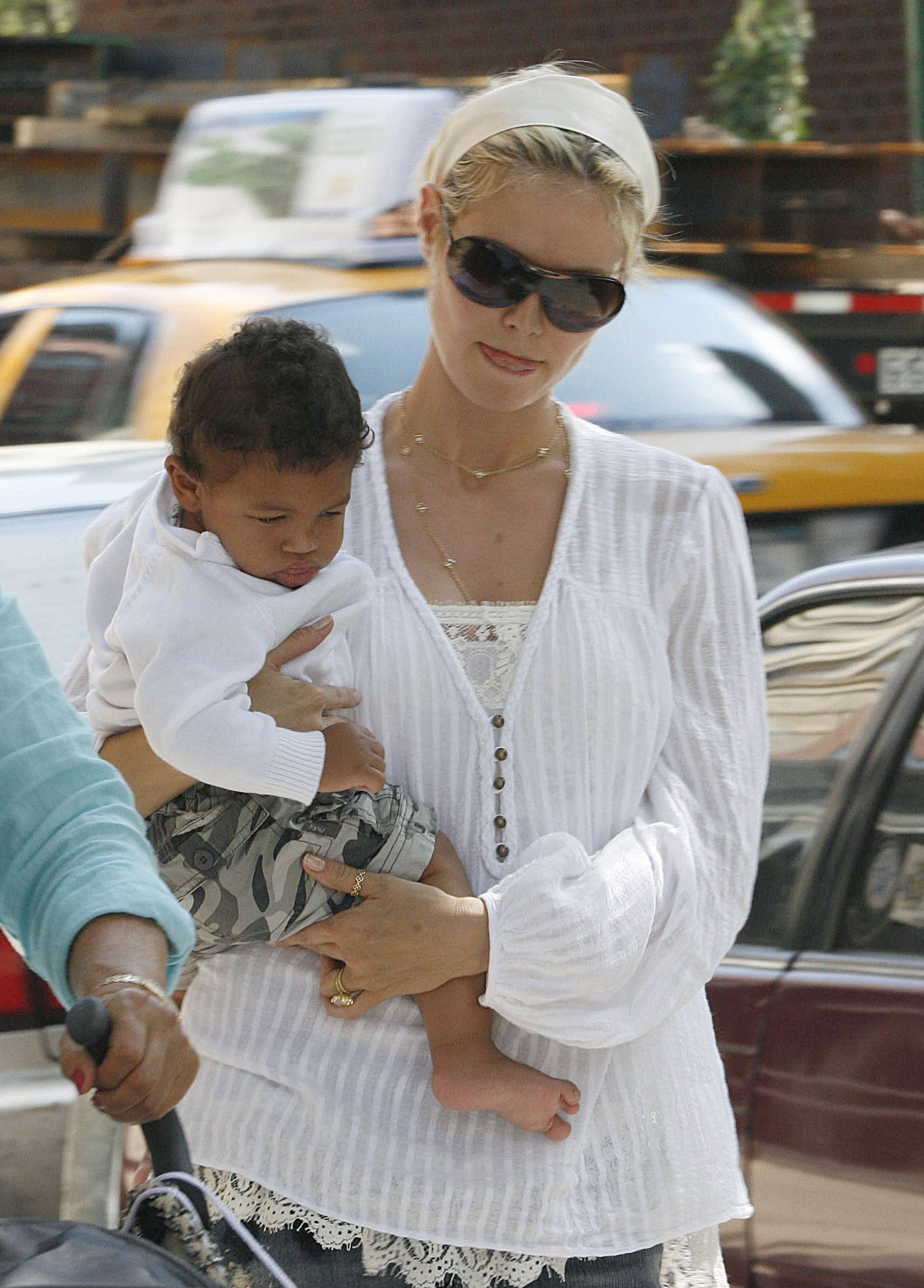 Heidi Klum seen holding her son Henry Samuel in New York City on June 15, 2006. | Source: Getty Images