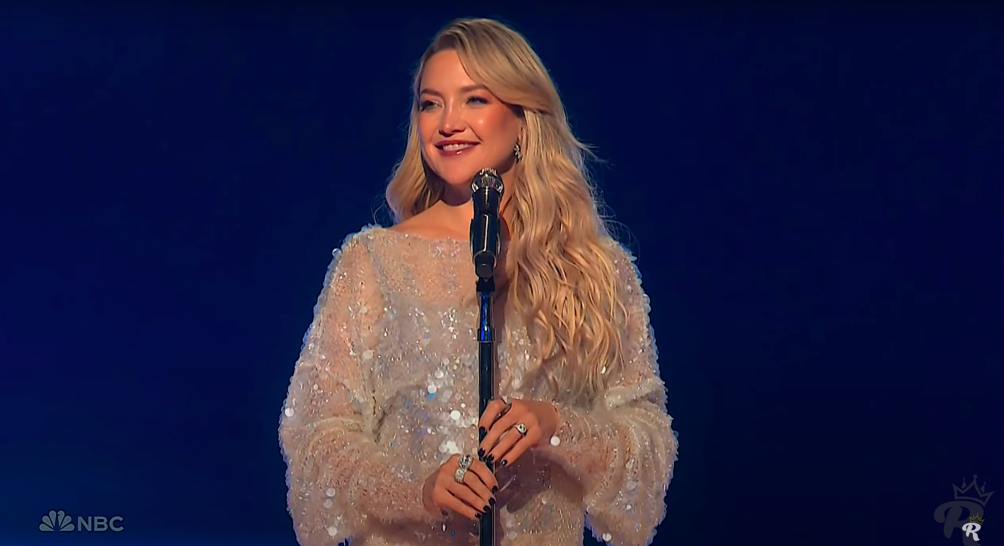 Kate Hudson performing "Have Yourself a Merry Little Christmas" during Little Big Town's "Christmas at the Opry" event. | Source: YouTube/RemasterKingdom4K