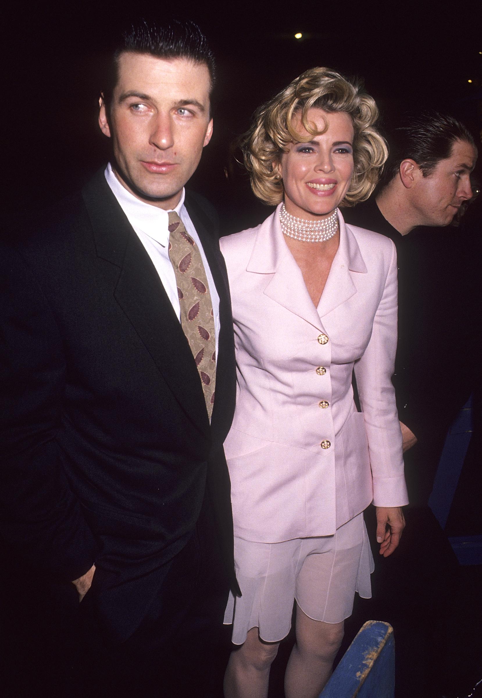 Alec Baldwin and Kim Basinger on April 12, 1992 | Source: Getty images