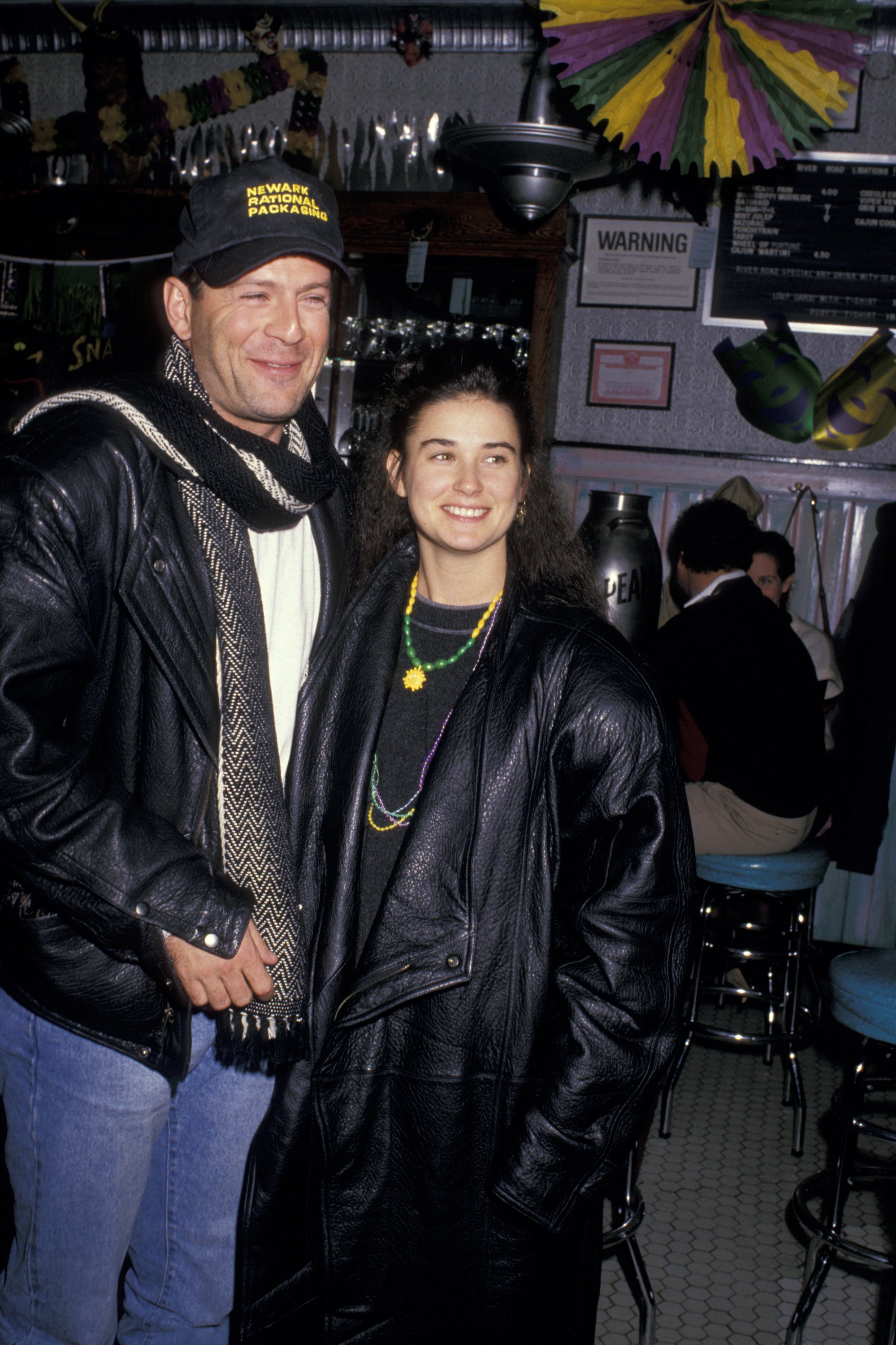 Bruce Willis and Demi Moore pictured at the Ruby's River Road Cafe in New York City on February 15, 1988 | Source: Getty Images