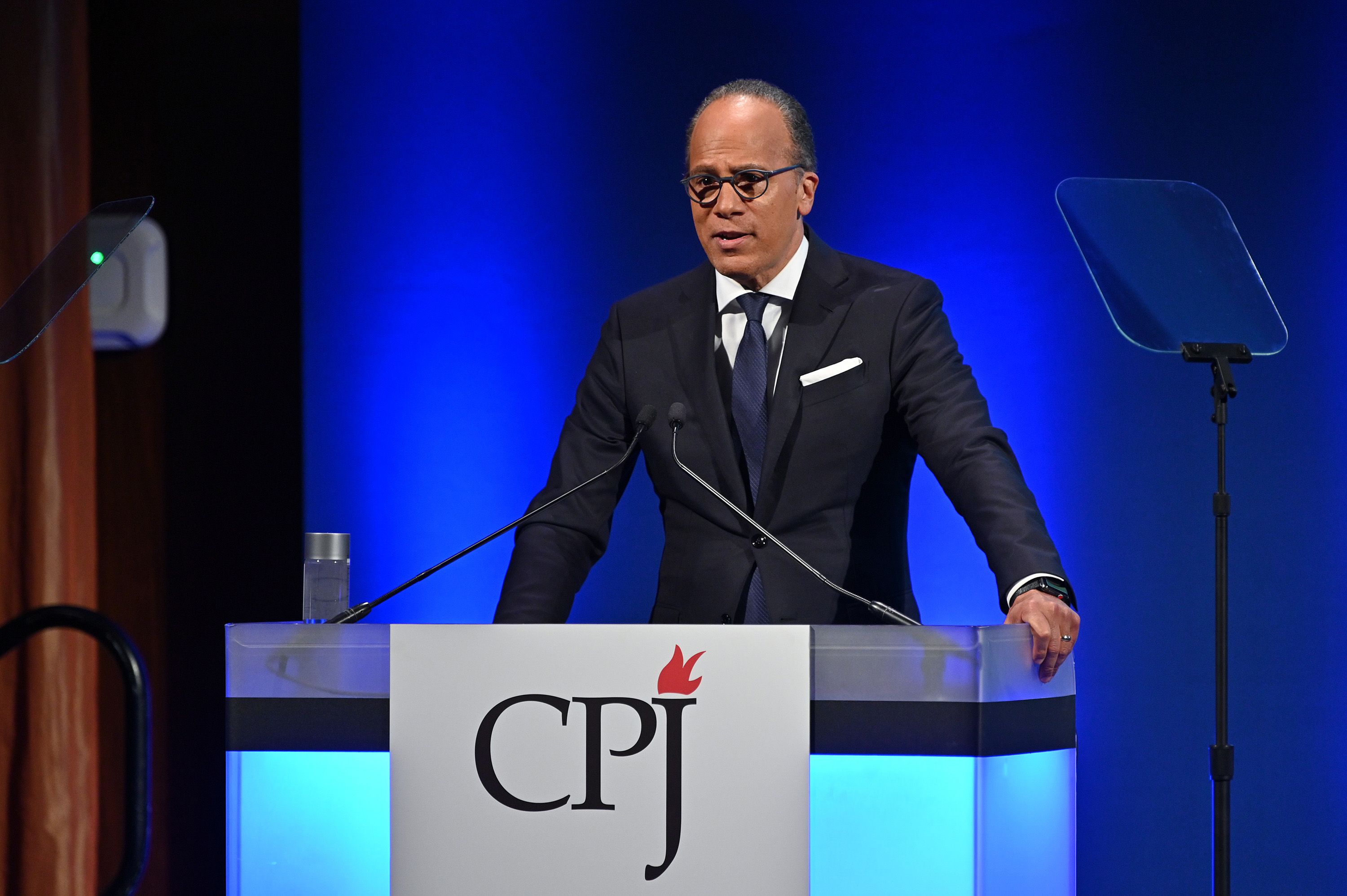 Lester Holt speaks onstage at the Committee to Protect Journalists 29th Annual International Press Freedom Awards in New York City, on November 21, 2019 | Source: Getty Images