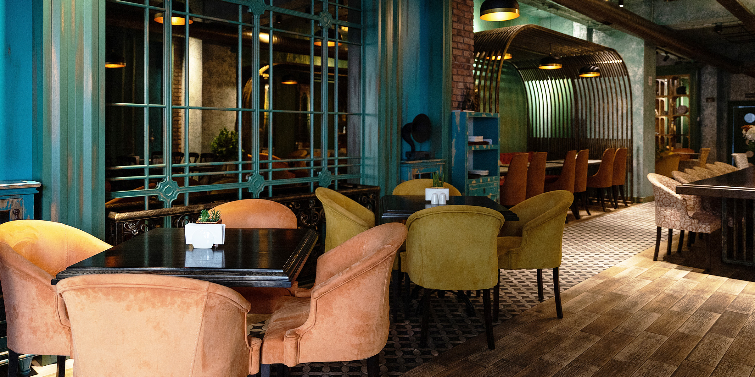 A fancy restaurant | Source: Shutterstock