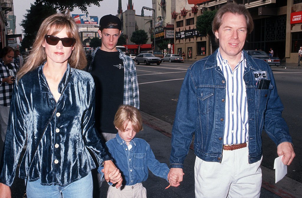 Susan McKean, Colin McKean and Michael McKean and young Fletcher McKean on November 10 1991 | Source: Getty Images