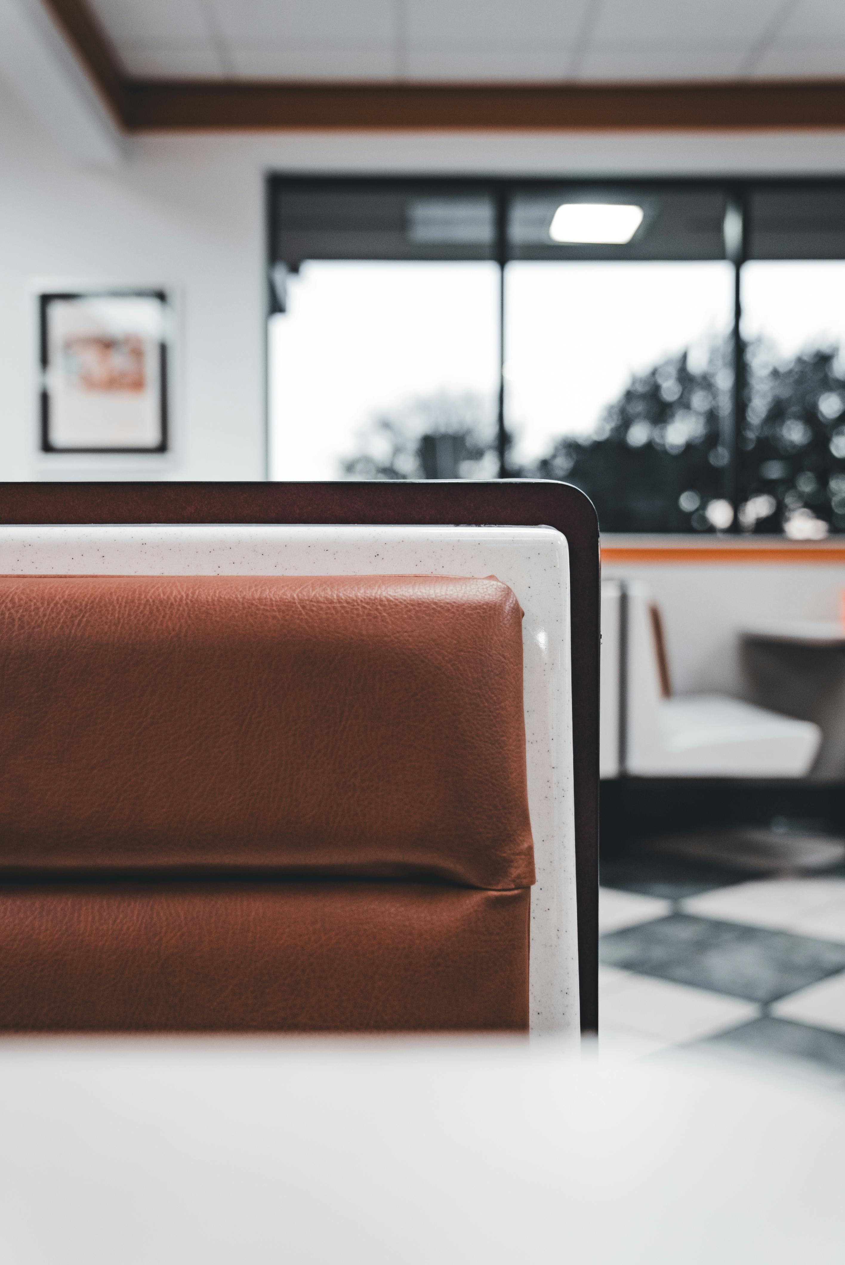 A restaurant booth | Source: Pexels