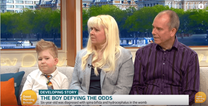 Con la recuperación del niño, la familia ahora está feliz-Imagen tomada de YouTube/Good Morning Britain Con la recuperación del niño, la familia ahora está feliz-Imagen tomada de YouTube/Good Morning Britain