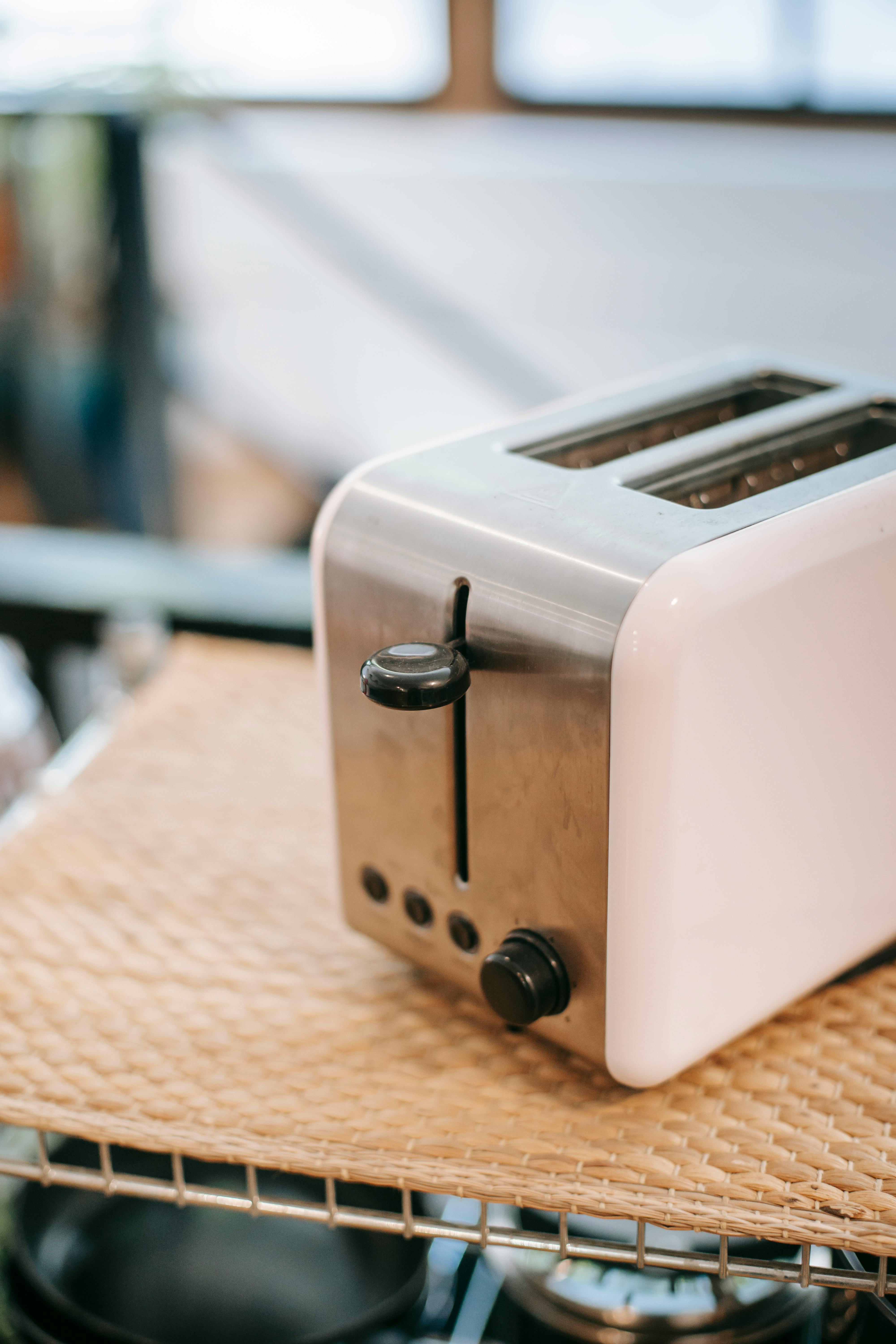A toaster in a kitchen | Source: Pexels