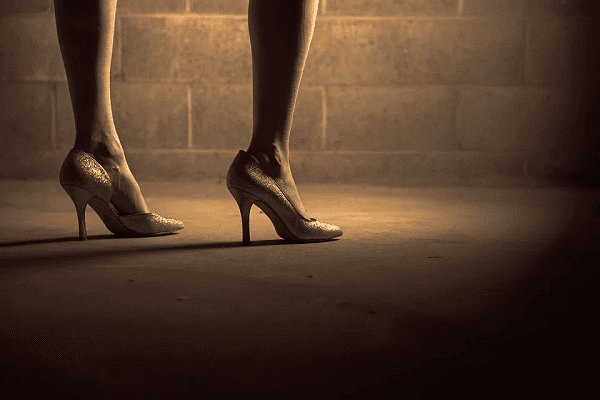 Mujer con zapatos de tacón alto. | Foto: Pixabay Mujer con zapatos de tacón alto. | Foto: Pixabay