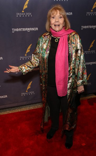 Diana Rigg au Town Hall le 3 juin 2018 à New York. | Photo : Getty Images Diana Rigg au Town Hall le 3 juin 2018 à New York. | Photo : Getty Images