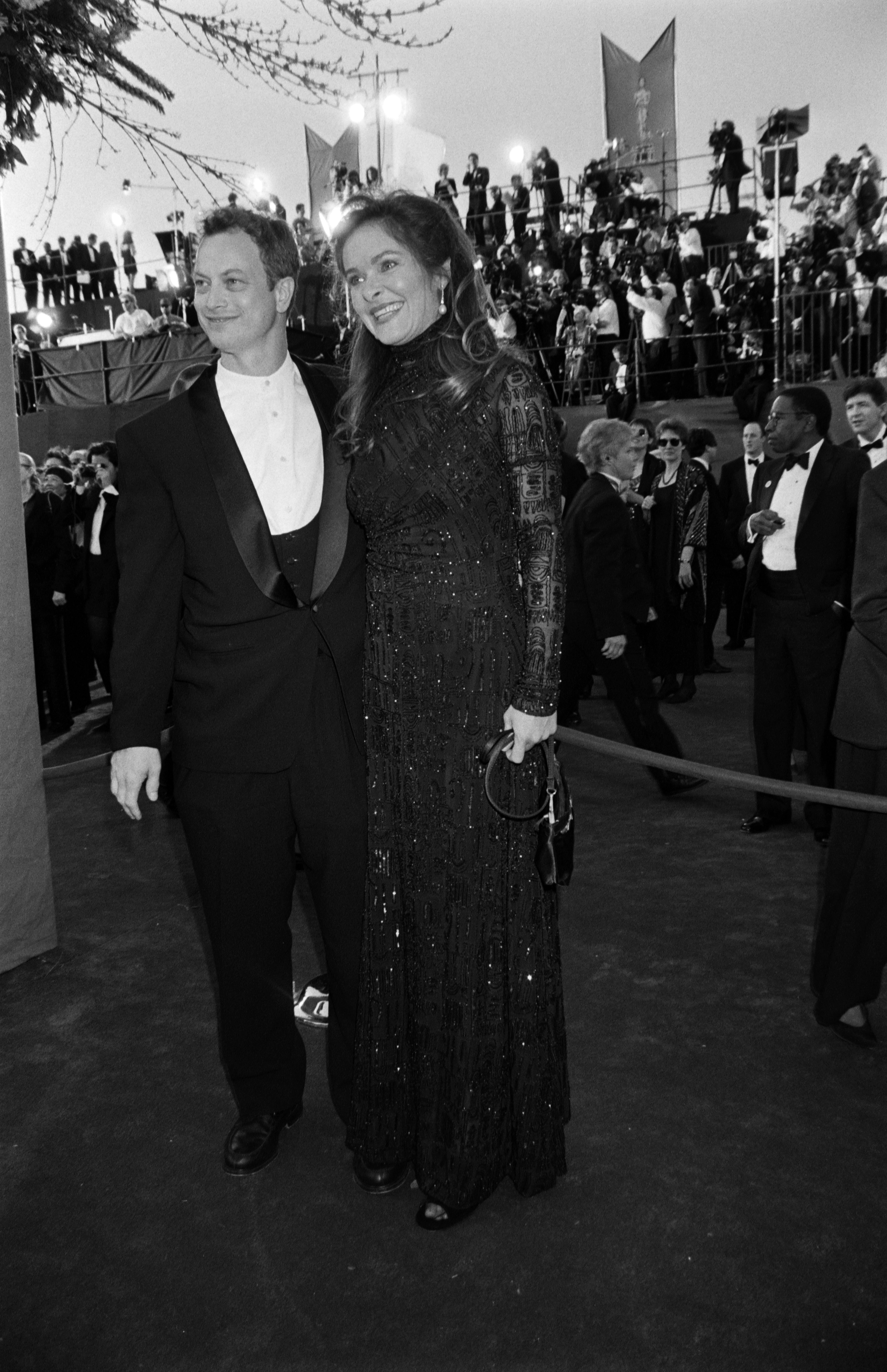 Gary Sinise and Moira Harris at the 67th Annual Academy Awards at the Shrine Auditorium in Los Angeles on March 27, 1995 | Source: Getty Images