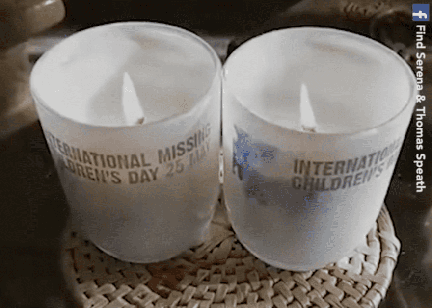Kerzen, die Harry Speath am Internationalen Tag der vermissten Kinder für Serena und Thomas Speath entzündet. | Quelle: Facebook.com/NewsnerEspanol