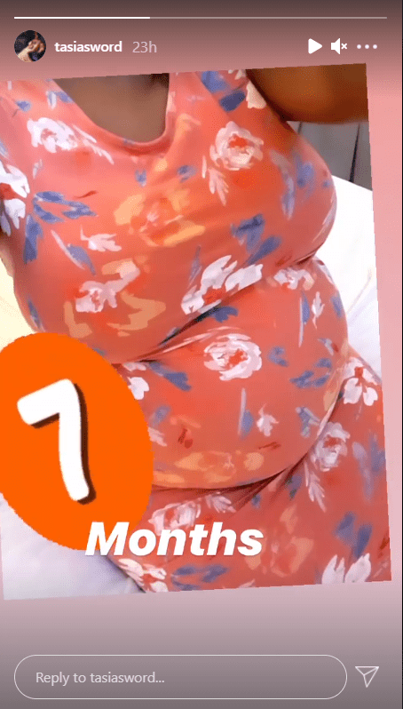 Fantasia Barrino displays her seven-month baby bump. | Photo: instagram.com/tasiasword