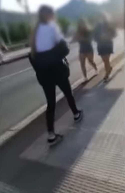 La adolescente de 14 años filmada por sus pares. | Foto: YouTube/El Mundo
