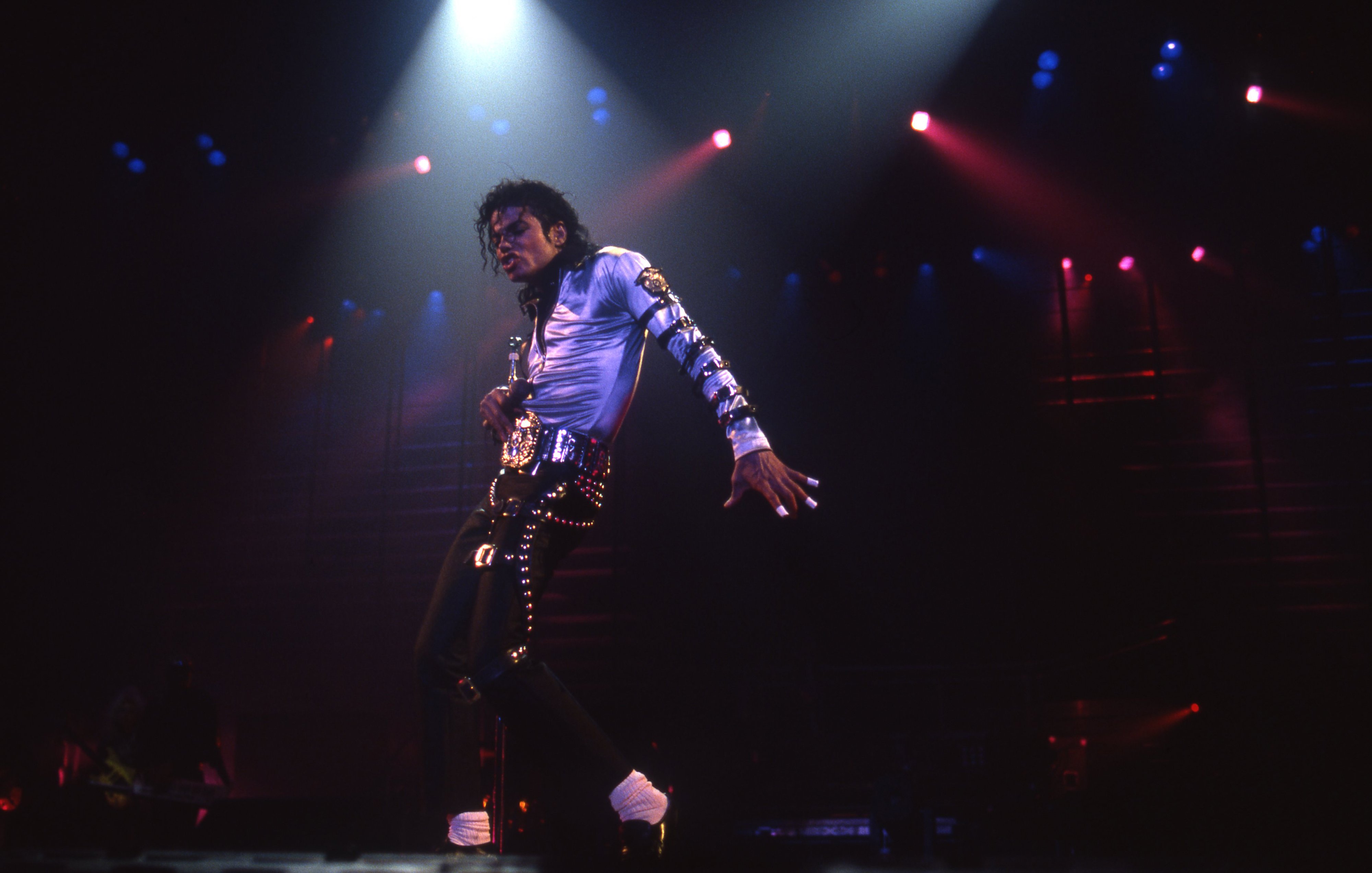 Jan 18, 1989 Michael Jackson performs live at LA Sports Arena. | Photo: GettyImages