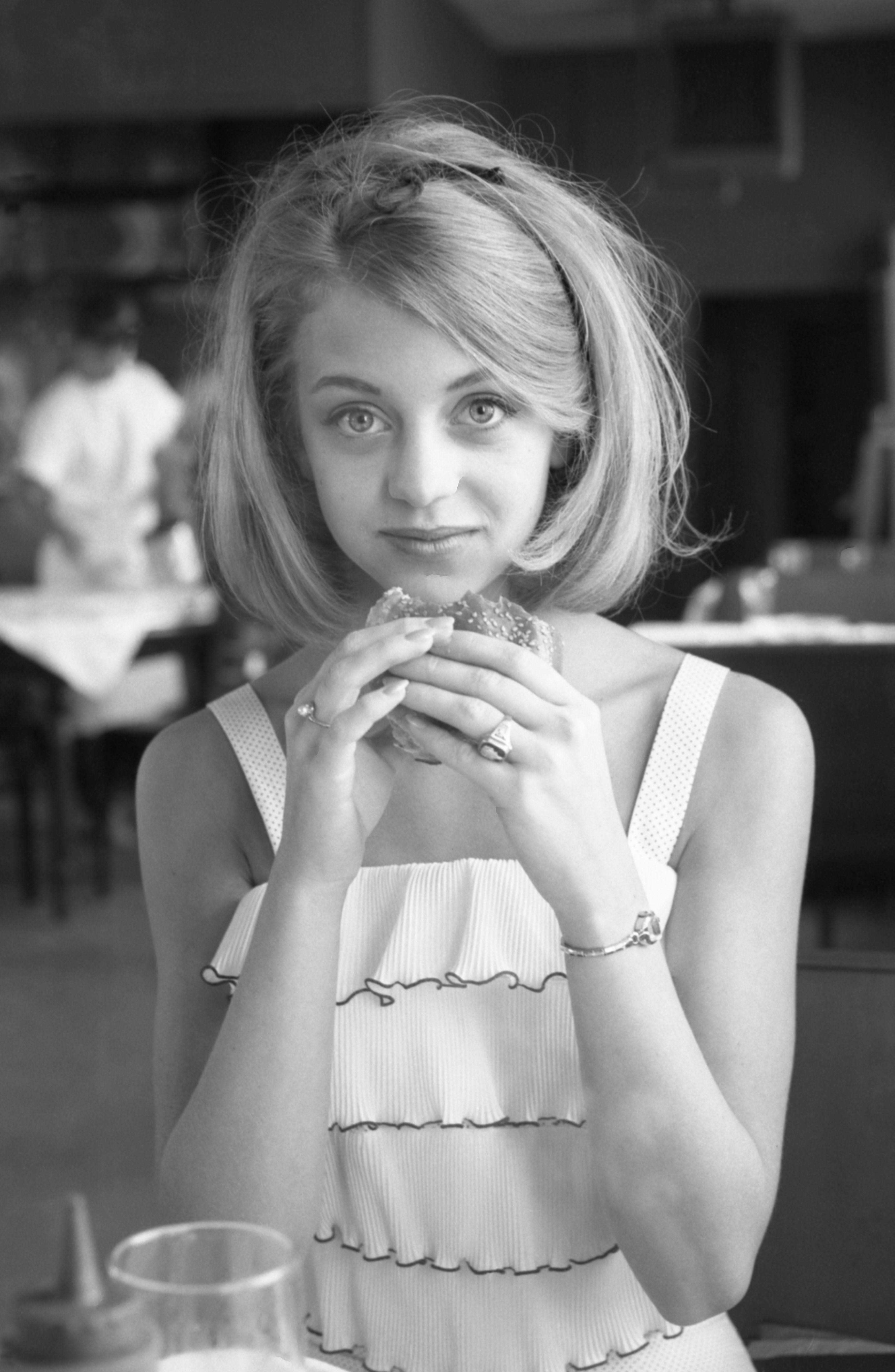 Goldie Hawn in Washington DC, 1964. | Source: Getty Images