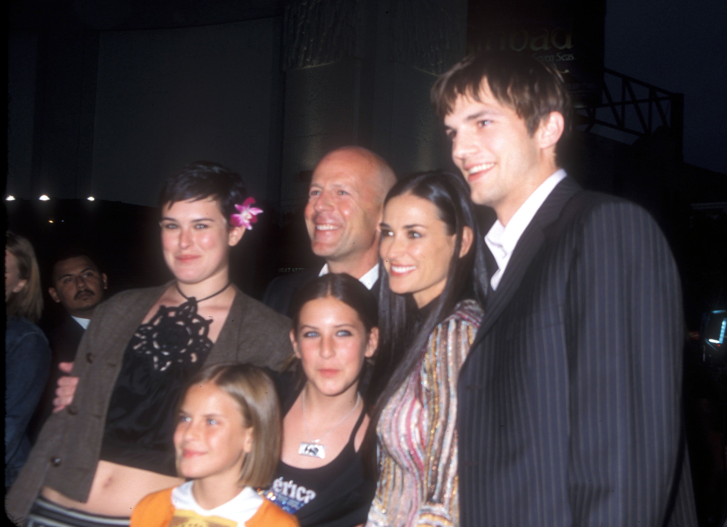 Bruce Willis, Demi Moore, their children, and Ashton Kutcher at the "Charlie's Angels 2 - Full Throttle" premiere on June 18, 2003. | Source: Getty Images