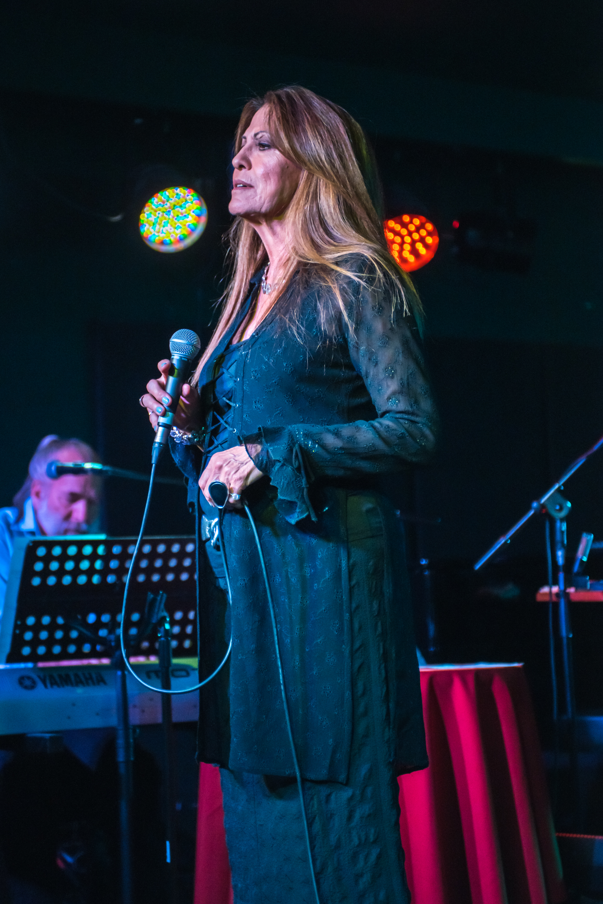 The songstress performs live on stage at Boisdale of Canary Wharf on May 14, 2018 in London, England | Source: Getty Images