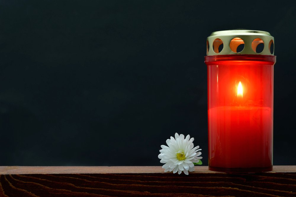 Se encienden velas para mostrar el camino a las ánimas.| Fuente: Shutterstock Se encienden velas para mostrar el camino a las ánimas.| Fuente: Shutterstock