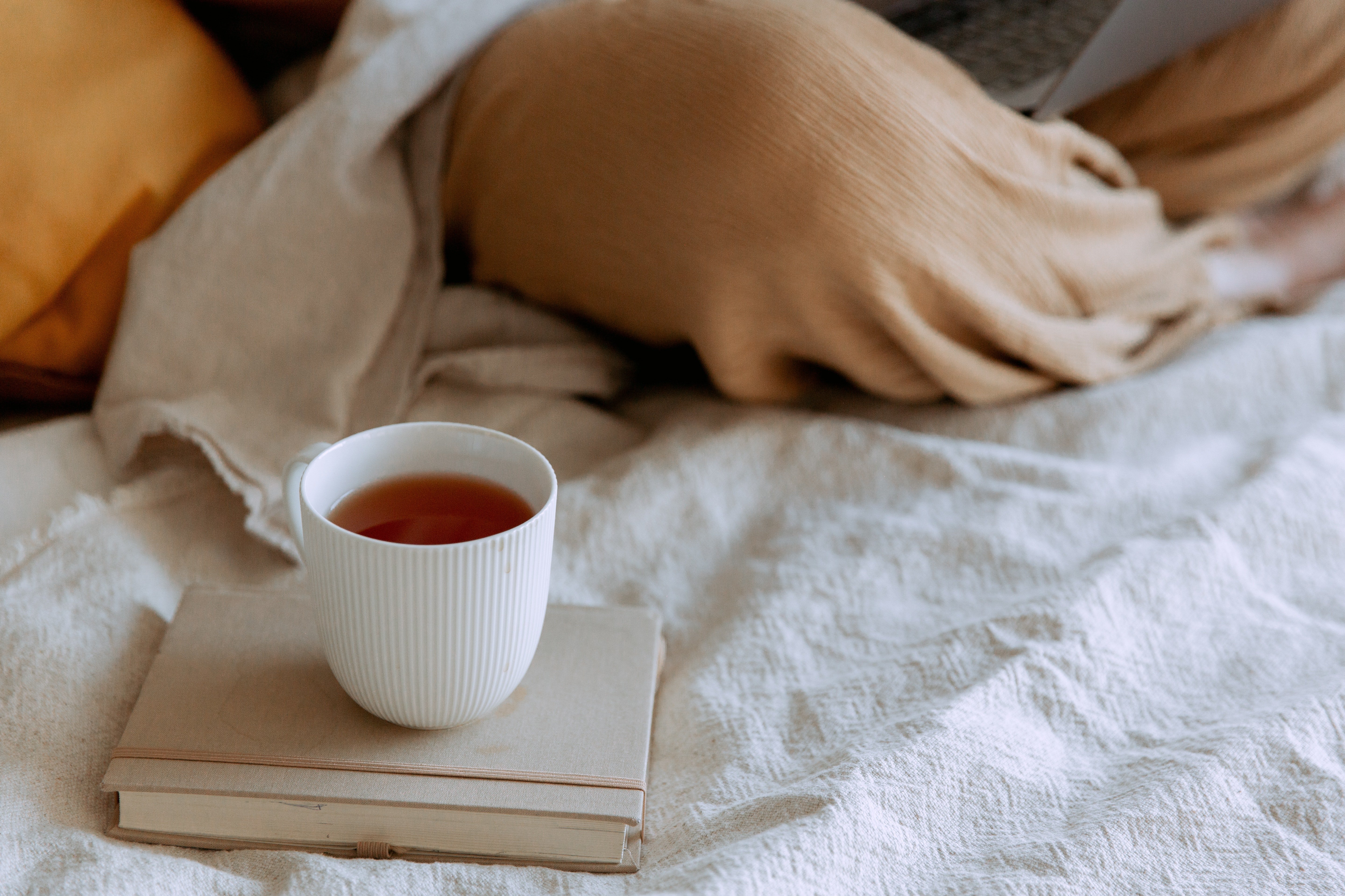 Ich machte mir eine Tasse Tee und legte mich wieder ins Bett. | Quelle: Pexel