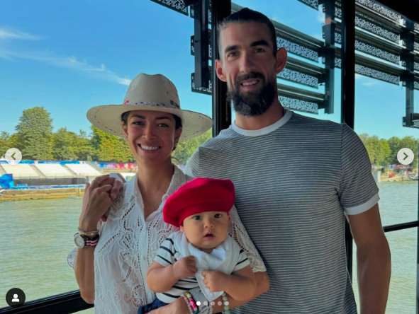 Nicole, Nico and Michael Phelps posing for a picture, posted on August 1, 2024 | Source: Instagram/m_phelps00