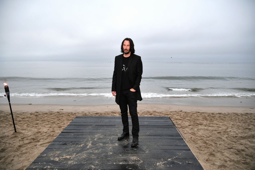 Keanu Reeves en el desfile de Saint Laurent Mens Primavera Verano 20, el 06 de junio de 2019 en Malibu, California. | Foto: Getty Images