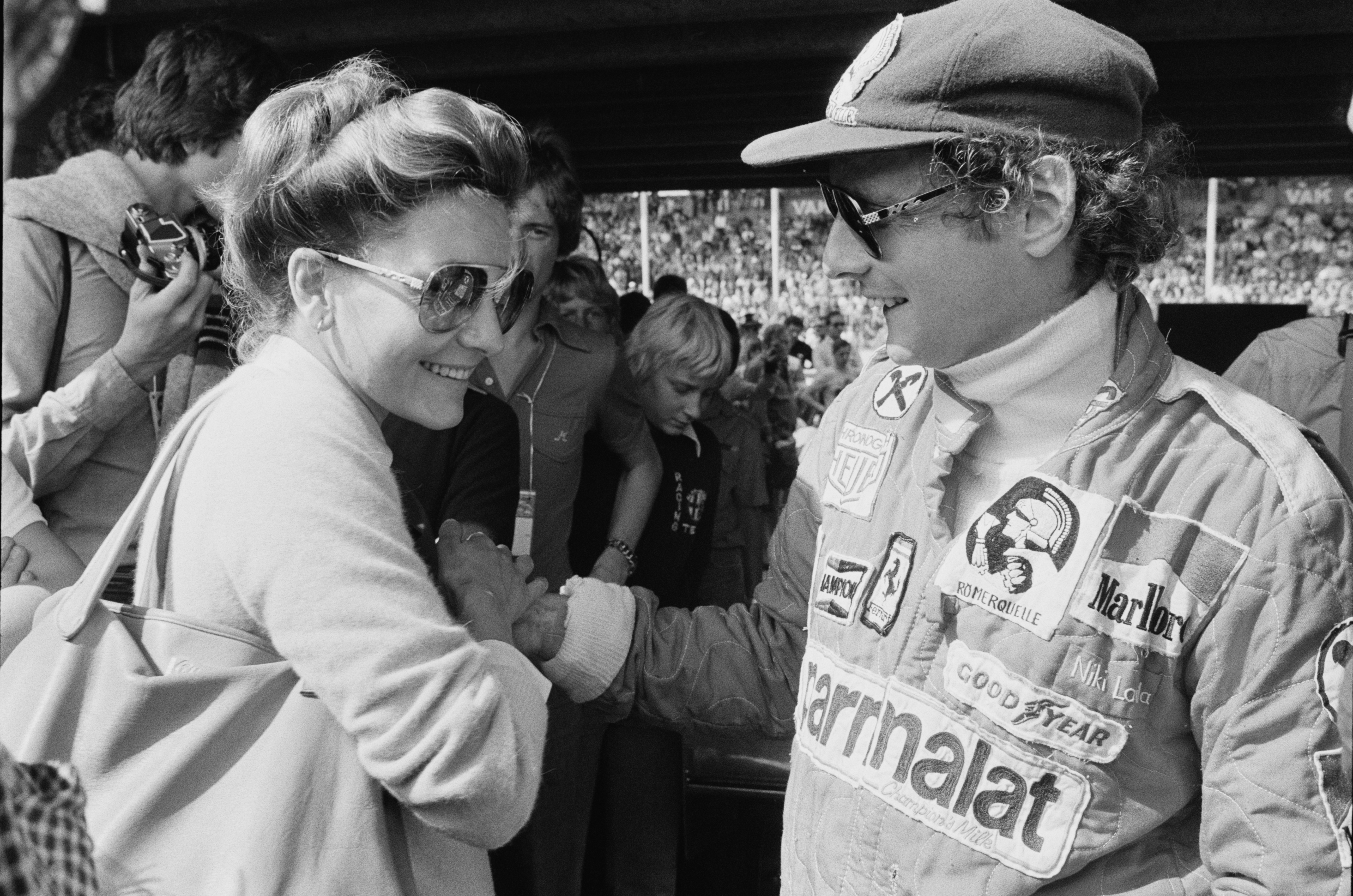 Marlene Knaus and Niki Lauda at the Dutch Grand Prix on September 1, 1977, in Park Zandvoort, Netherlands. | Source: Getty Images