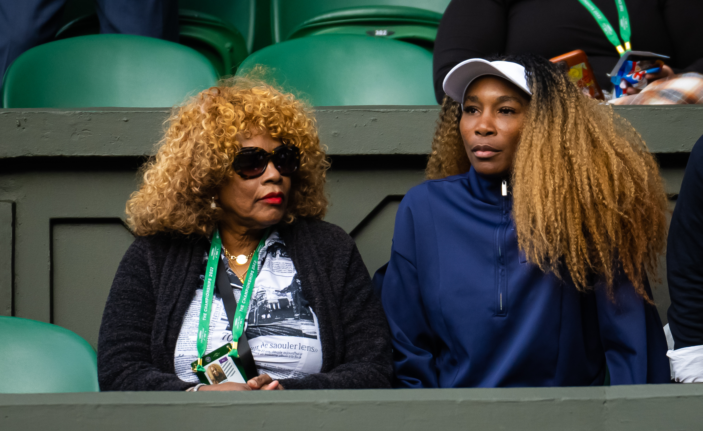 Oracene Price and Venus Williams watch Serena Williams play on June 28, 2022 in London, England. | Source: Getty Images