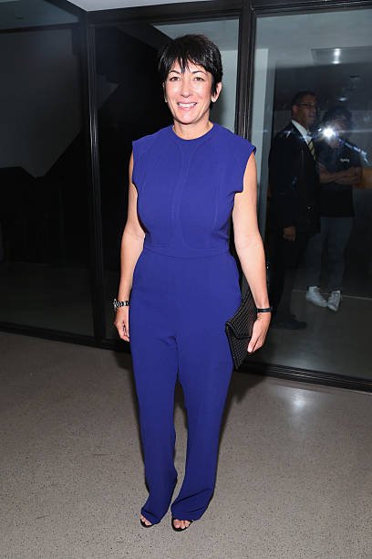 Ghislaine Maxwell assiste à une cérémonie | Photo : Getty Images Ghislaine Maxwell assiste à une cérémonie | Photo : Getty Images