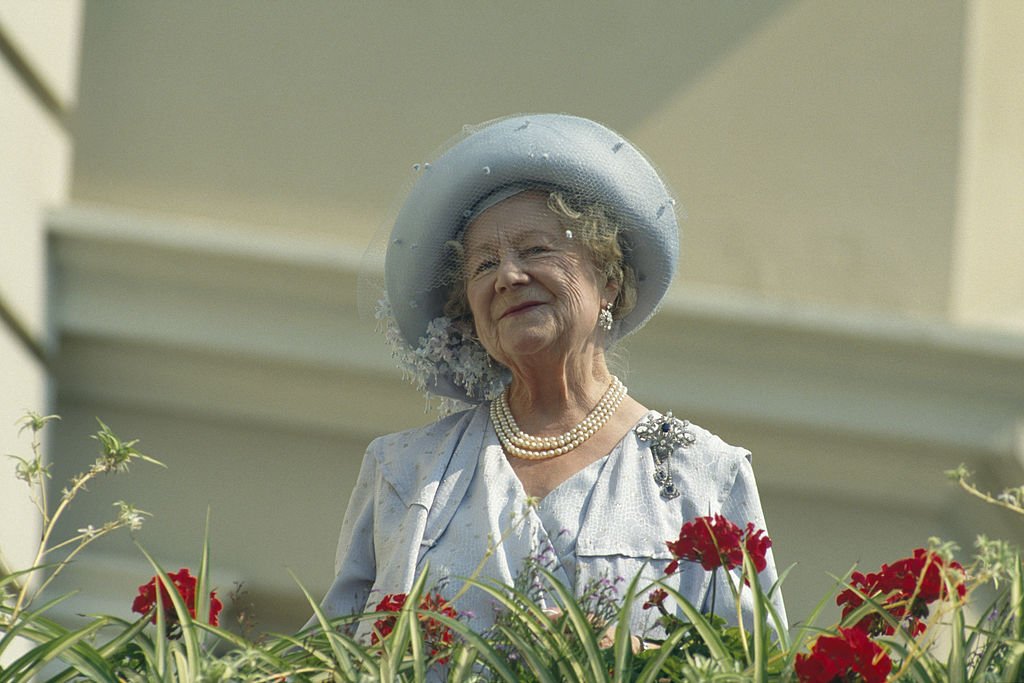La reina madre en su cumpleaños número 90, en 1990. | Foto: Getty Images