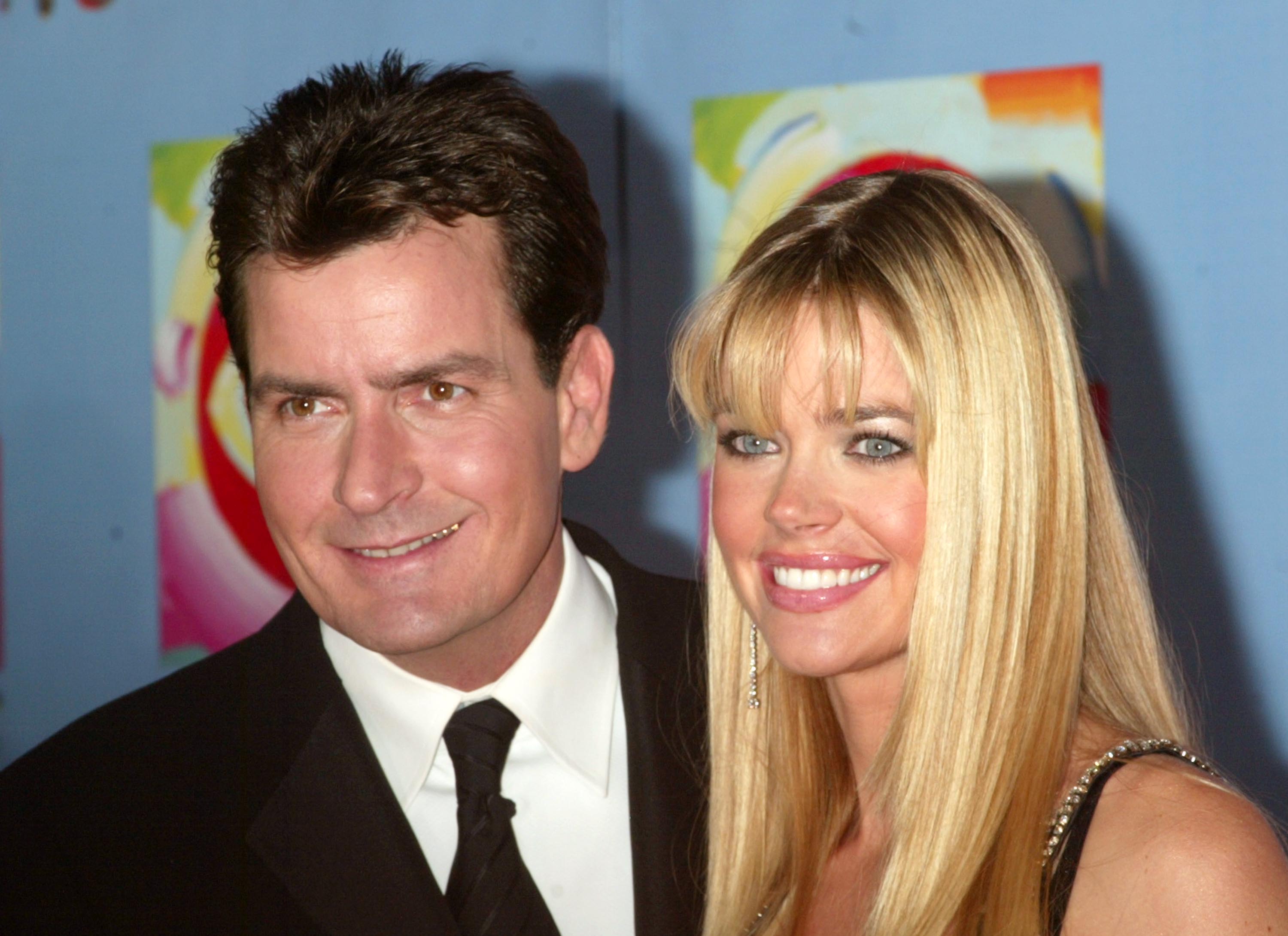 Charlie Sheen ve Denise Richards, 2003'te New York City'deki Hammerstein Balo Salonu'nda. |  Kaynak: Getty Images