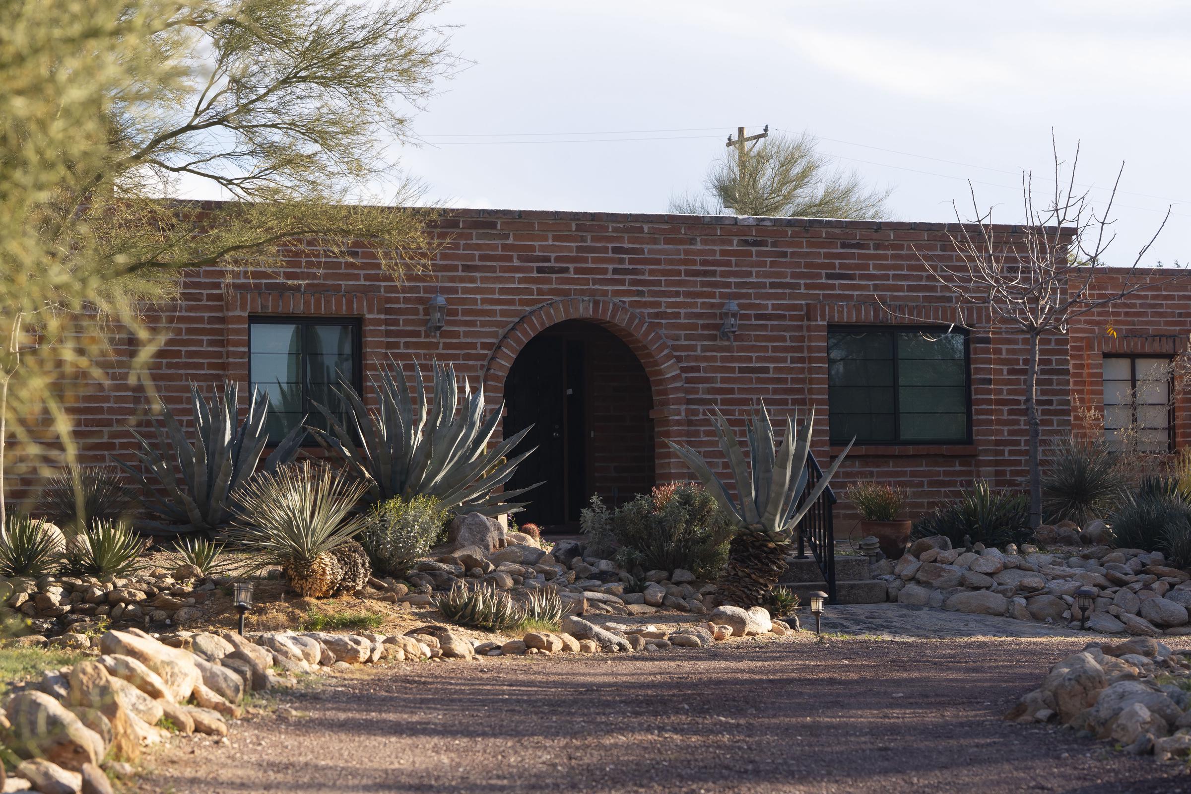 Front of Nancy Guthrie's home in Tucson, Arizona, on February 7, 2026 | Source: Getty Images