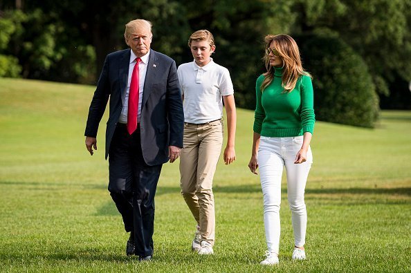 Donald Trump, Melania Trump und Barron im Weißen Haus am 19. August 2018 in Washington, D.C. | Quelle: Getty Images