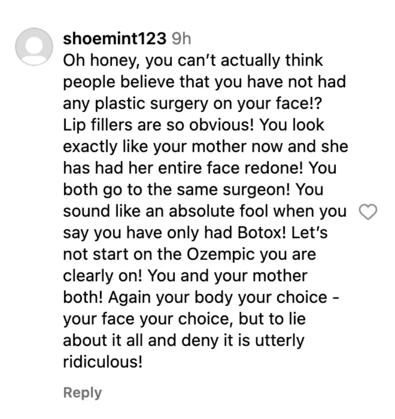 A fan comments on Kelly Osbourne's post | Source: Instagram.com/kellyosbourne
