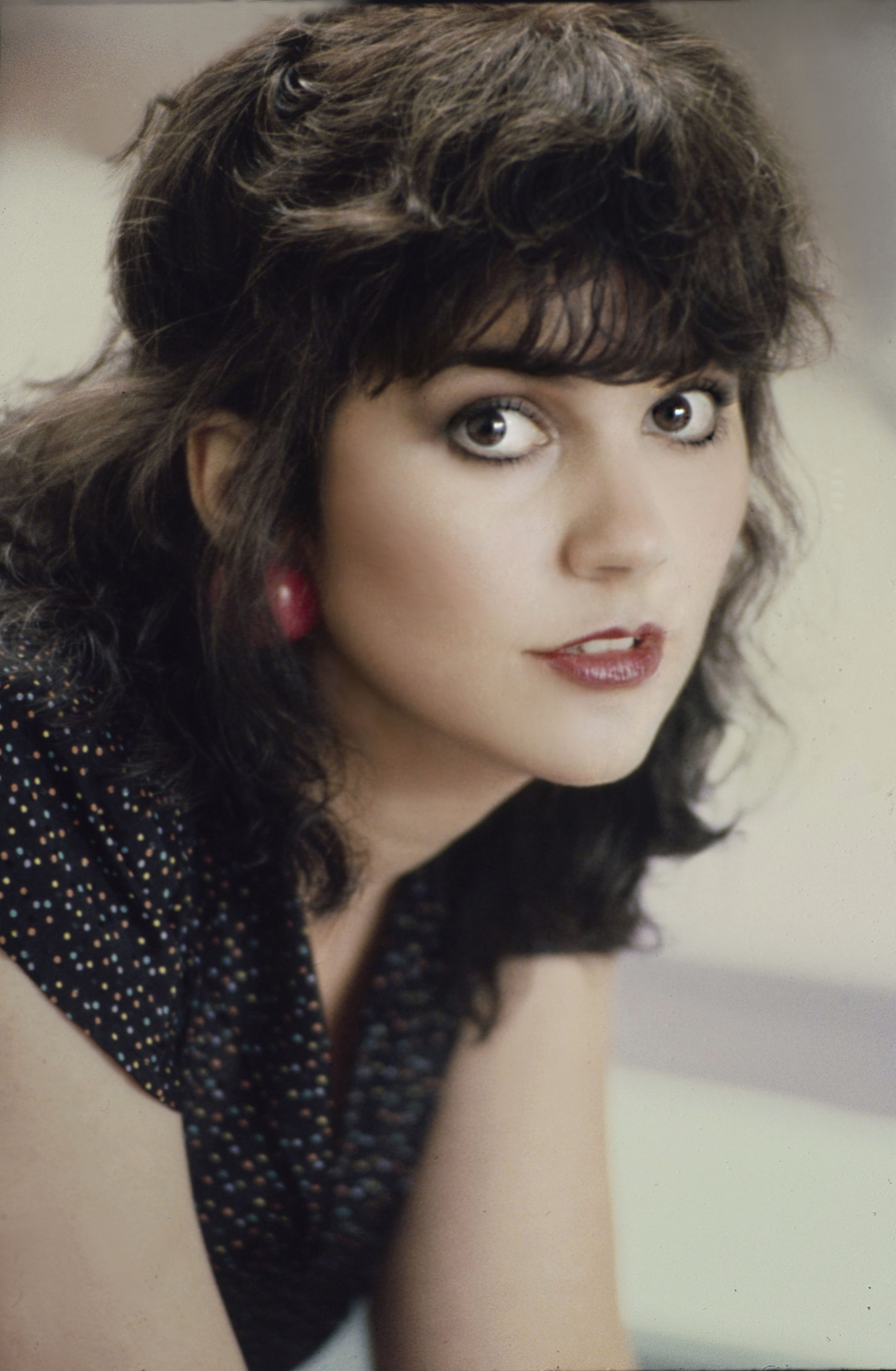 Singer and star Linda Ronstadt poses for a portrait in Los Angeles, California, circa 1982 | Source: Getty Images