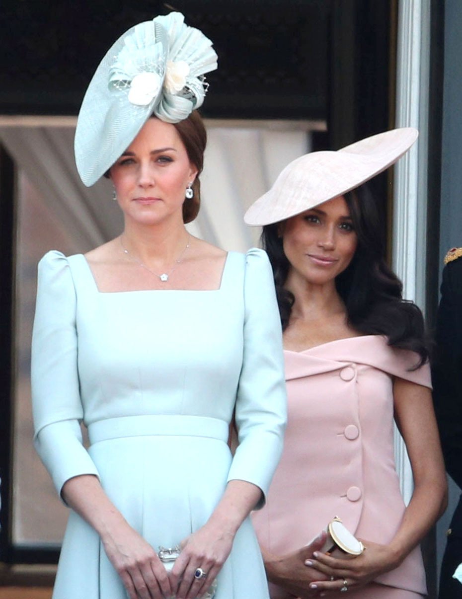 Prinzessin Kate, früher bekannt als Herzogin Kate und Herzogin Meghan, auf dem Balkon des Buckingham Palace im Zentrum von London nach der Trooping the Colour-Zeremonie am 9. Juni 2018 | Quelle: Getty Images