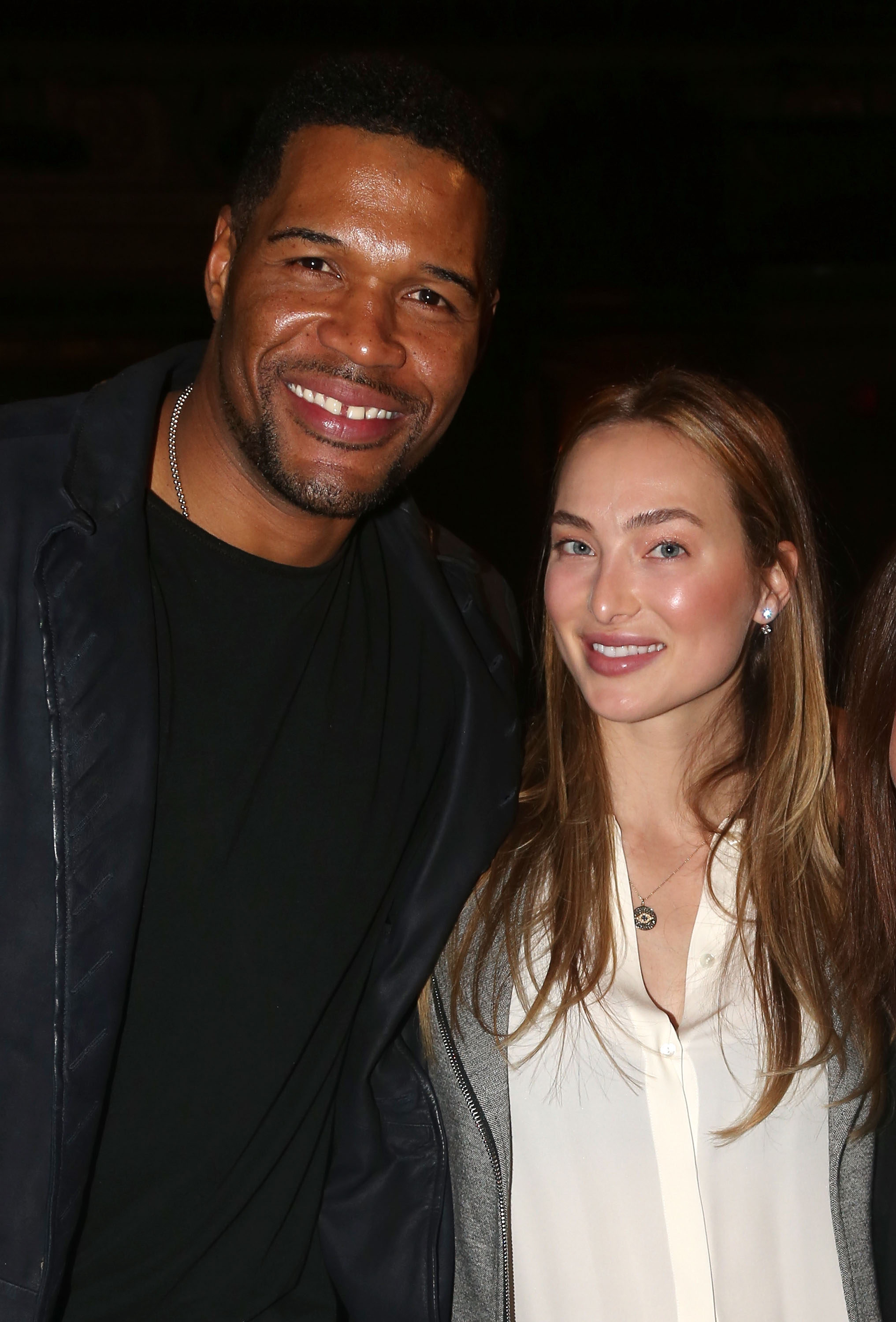 Michael Strahan and Kayla Quick attend the hit Broadway musical "Kinky Boots" in New York City on March 23, 2016 | Source: Getty Images