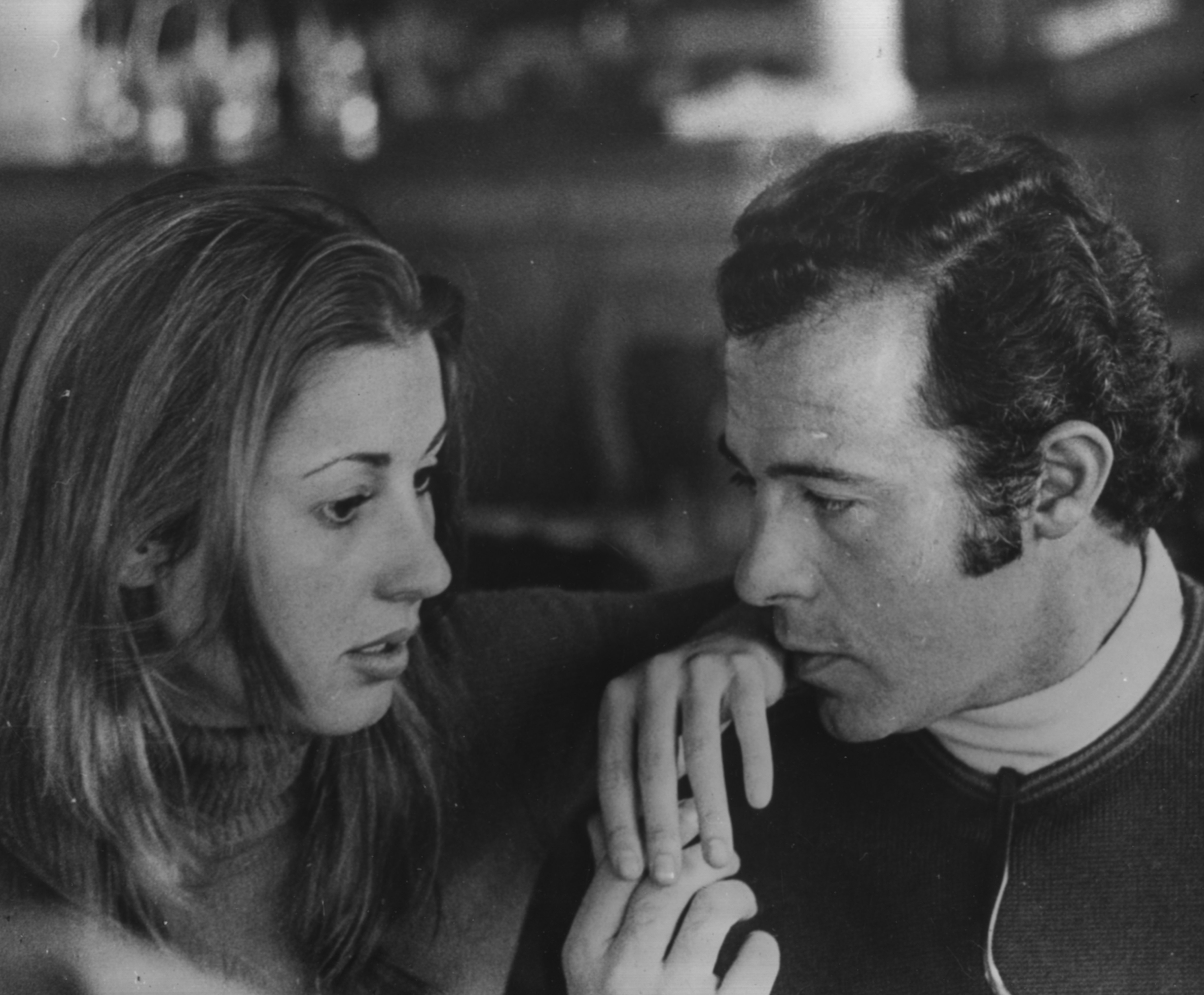 Carmen Martínez-Bordiu y su futuro esposo, Don Alfonso de Borbón-Dampierre, en febrero de 1972. | Foto: Getty Images