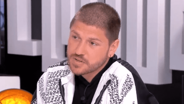Le DJ Quentin Mosimann sur le plateau de "Clique" sur Canal + le 5 juin 2020 | Photo : Youtube/CliqueTV