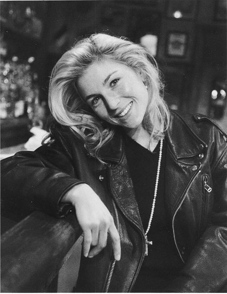  Oscar winner actress Tatum O'Neal poses for a photographer on the set of the play, "A Terrible Beauty," at the Provincetown Playhouse on April 7, 1992 | Photo: Getty Images
