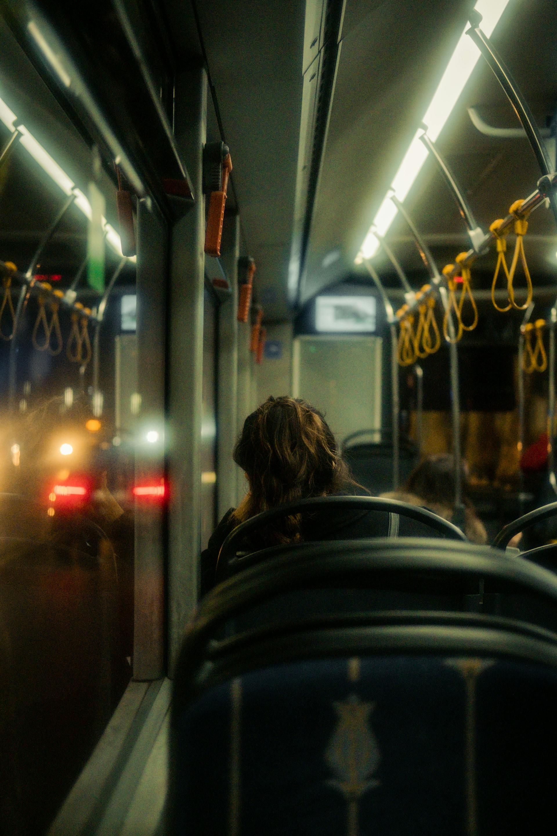 Exhausted and hurt, Catherine takes a bus ride home | Source: Pexels