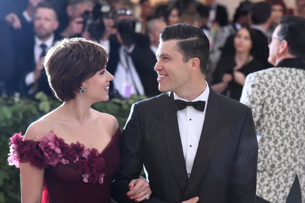 Scarlett Johansson and Colin Jost at the Heavenly Bodies: Fashion & The Catholic Imagination Costume Institute Gala at The Metropolitan Museum of Art on May 7, 2018 | Photo: Getty Images 