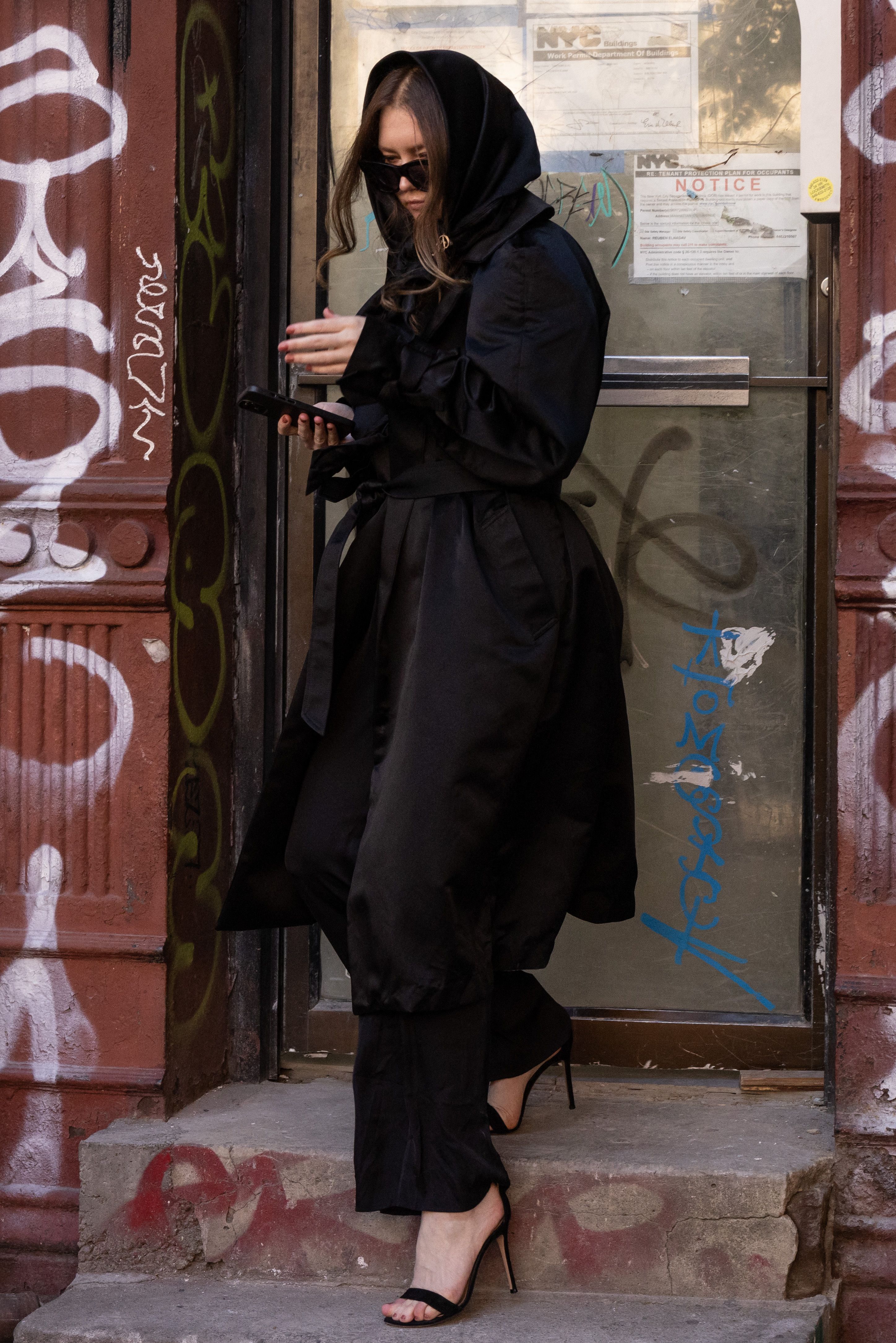 Anna Delvey pictured leaving her apartment on October 11, 2022, in New York. | Source: Getty Images