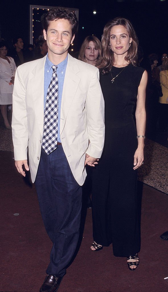Kirk Cameron & Chelsea Noble, wife during "A Concert of Hope" to Benefit Center on Addiction at Pantages Theater in Hollywood, October 16, 1995  | Photo: GettyImages