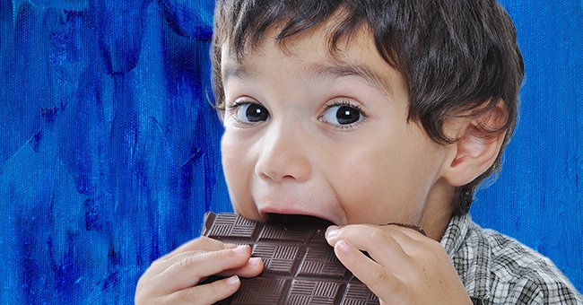 The little boy was obsessed with eating chocolates. | Photo: Shutterstock