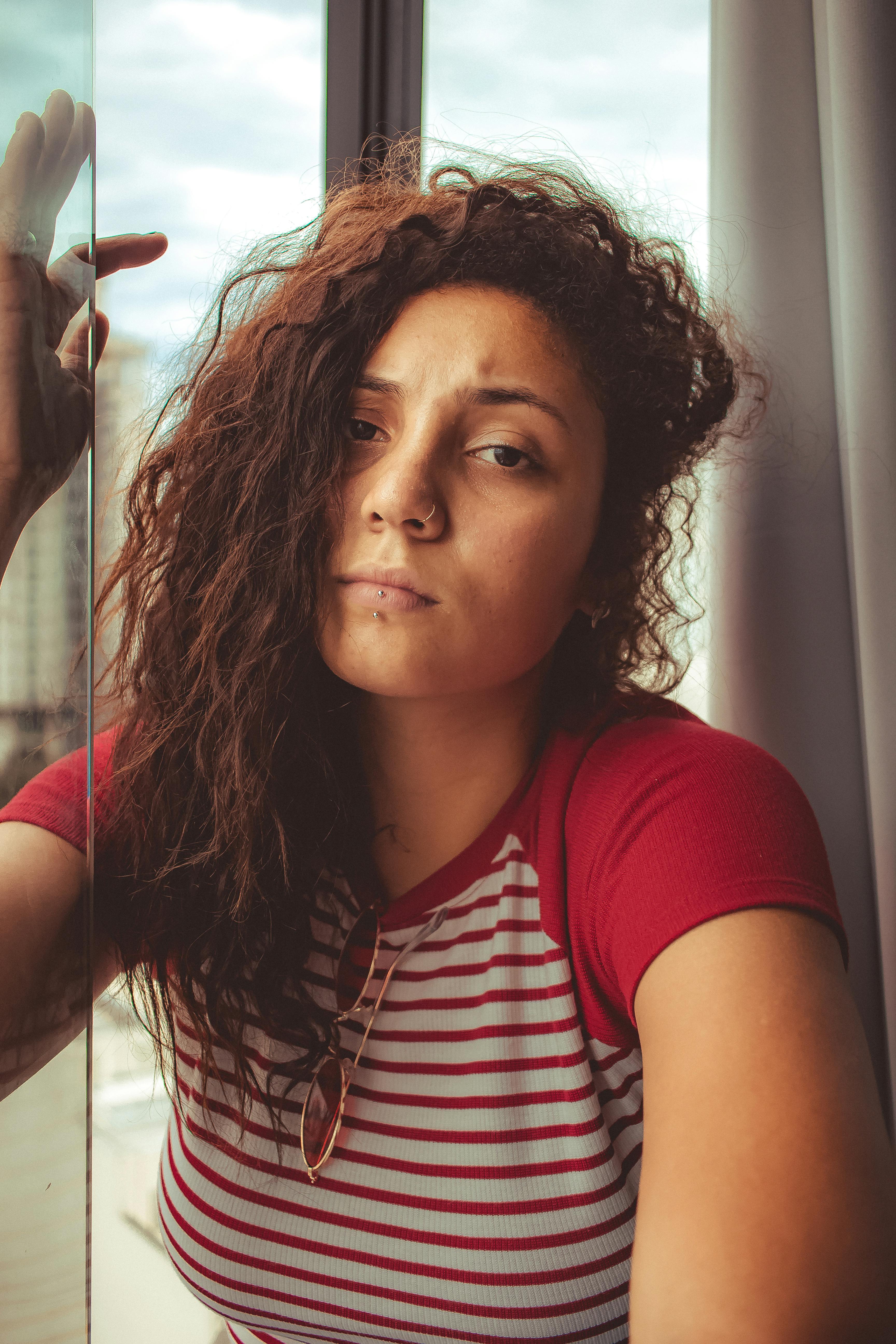 A sad-looking woman | Source: Pexels