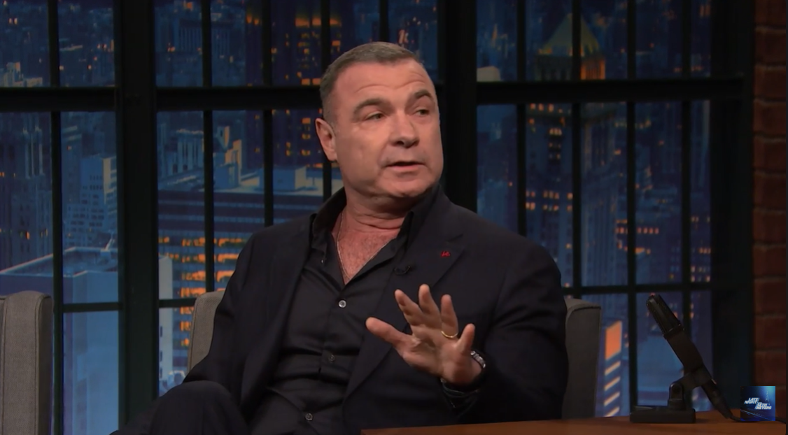 Liev Schreiber shares during the interview that no brain bleed was found and says the doctor even complimented his brain | Source: YouTube/LateNightSeth